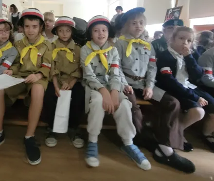 Cała szkoła śpiewa powstańcze piosenki